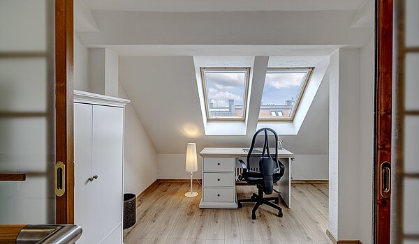 Podkrovný byt s 4.5 Izby | München-Ludwigsvorstadt | 70461 | Wohnen / Essen