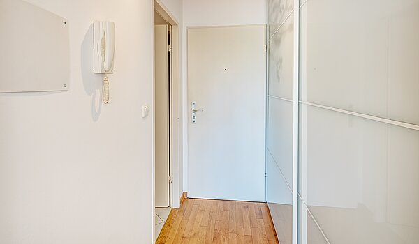 Apartment a  címen 2 Szobák | München-Feldmoching | 70466 | Flur Richtung Eingang