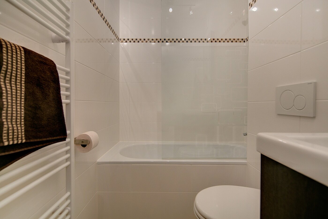 Flad med 1 Værelse | München-Berg am Laim | 2209ML2 | ...mit Badewanne