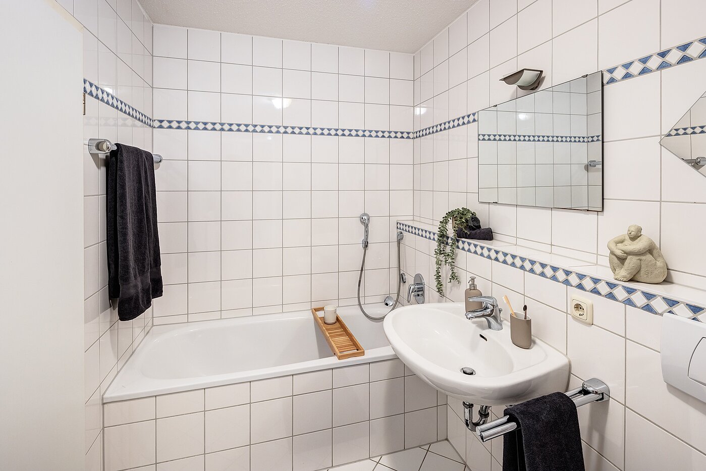 Maisonette-lejlighed med 3.5 Værelser | München-Trudering | 70238 | Bad mit Badewanne...