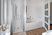 ...Dusche und Badewanne