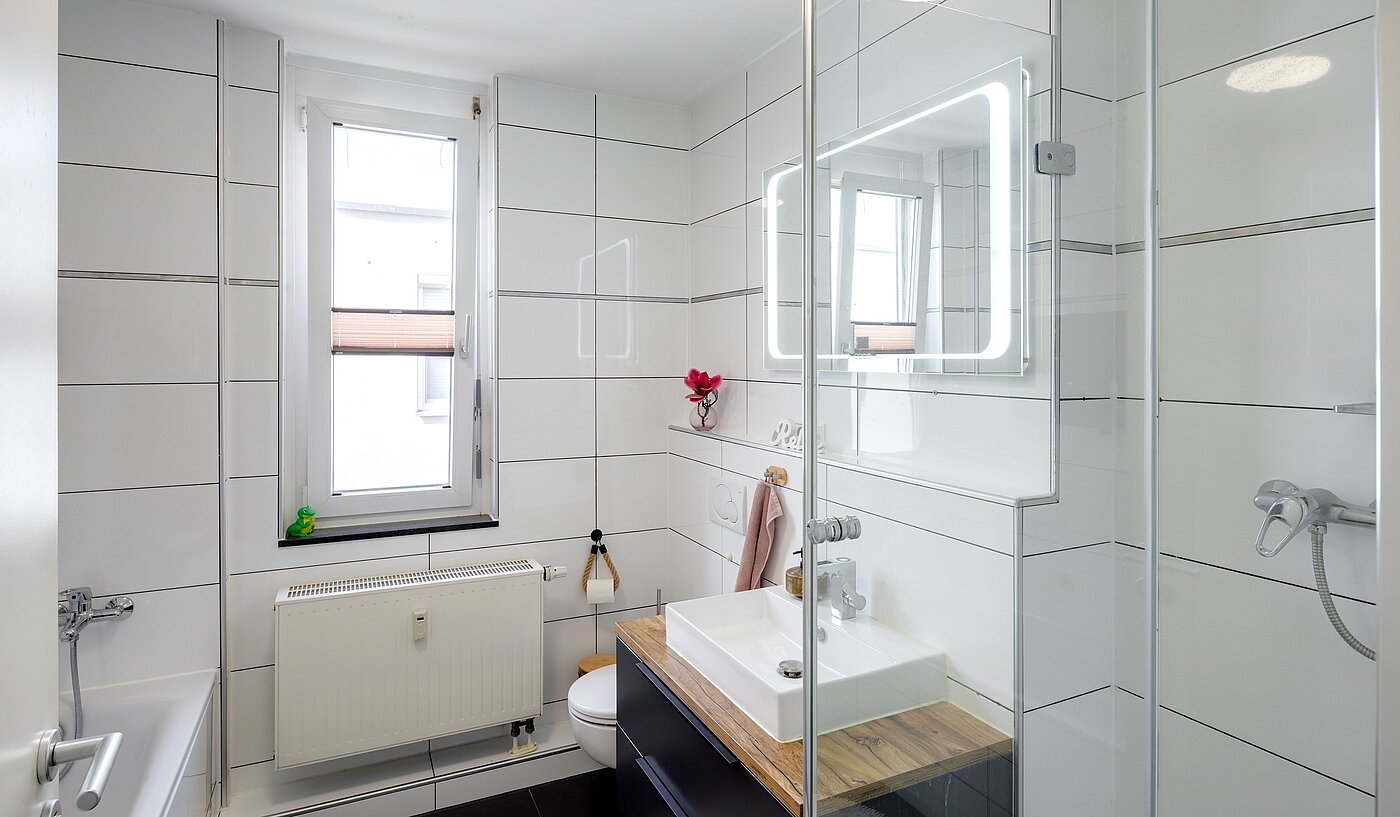 Casă semidecomandată cu 5 Camere | Unterföhring | 70119 | Bad mit Fenster