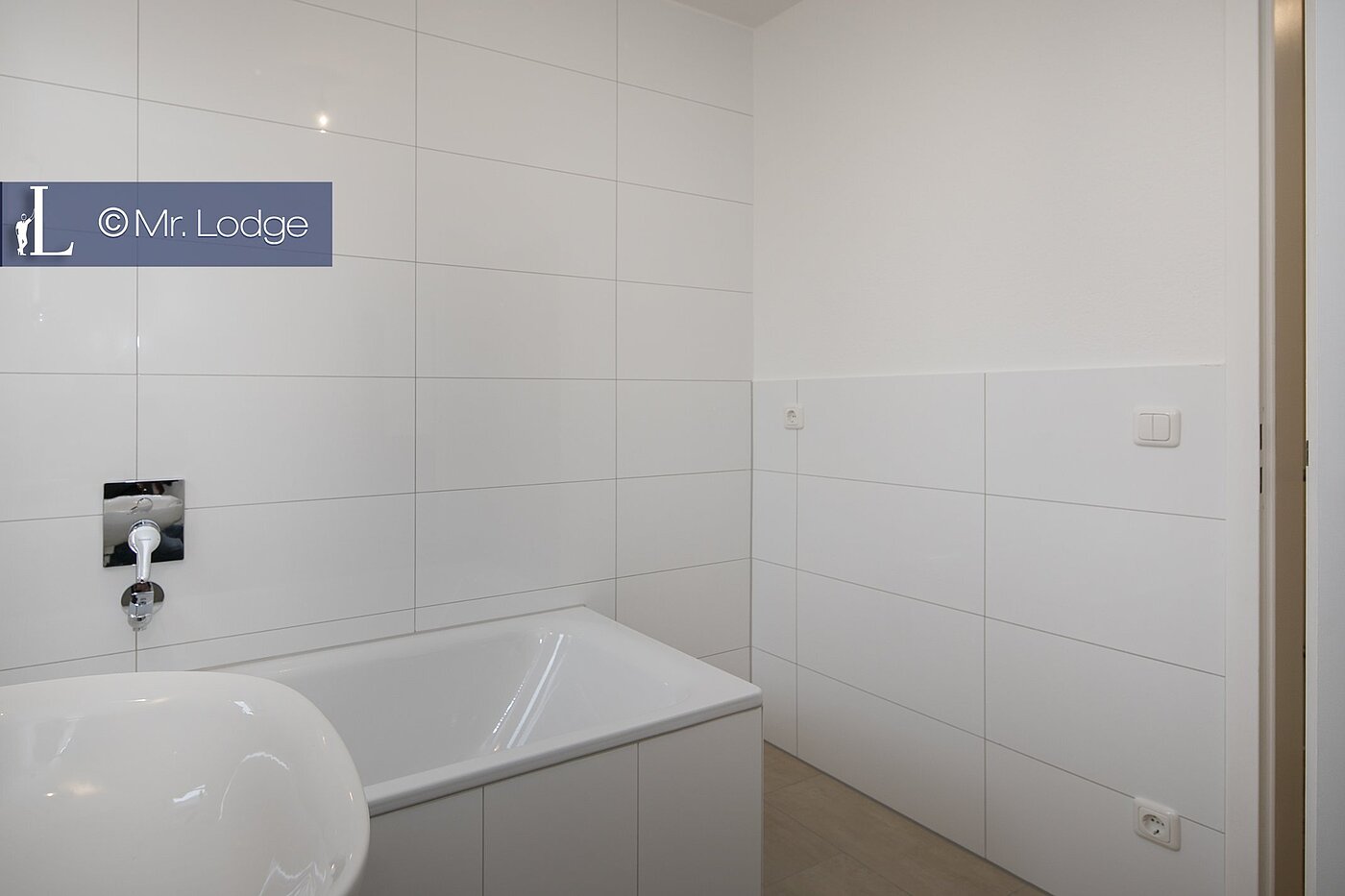 Плосък с 5 Стаи | 1702ML3 | Bad mit WM-Anschluß