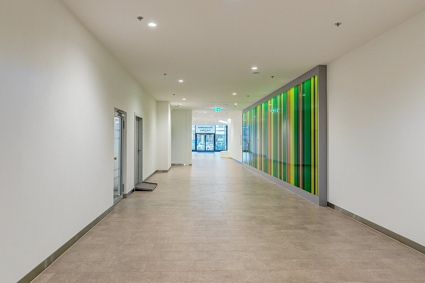 Ploché s 1 Izba | München-Schwanthalerhöhe | 2106ML8 | Zugangsbereich zum...