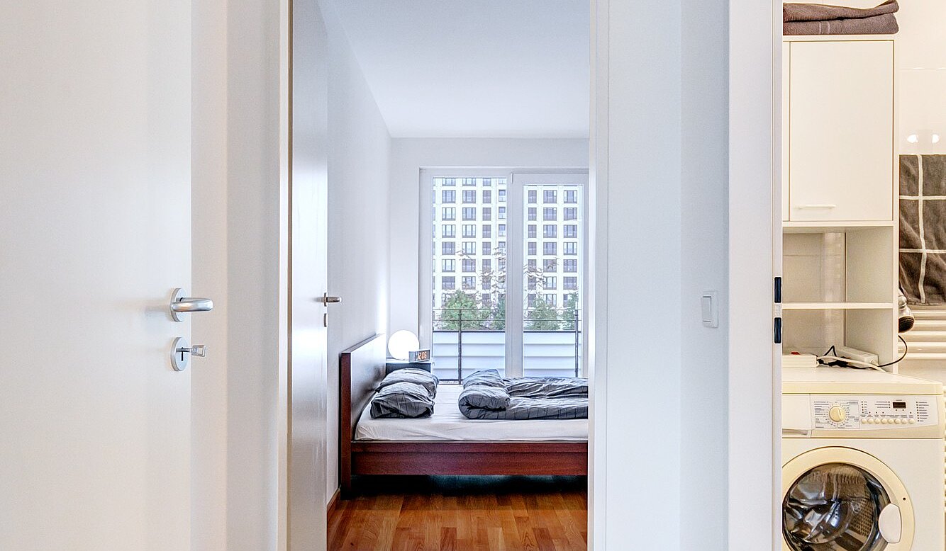 Ploché s 2.5 Pokoje | 70020 | Flur Blickrichtung Schlafzimmer und Bad