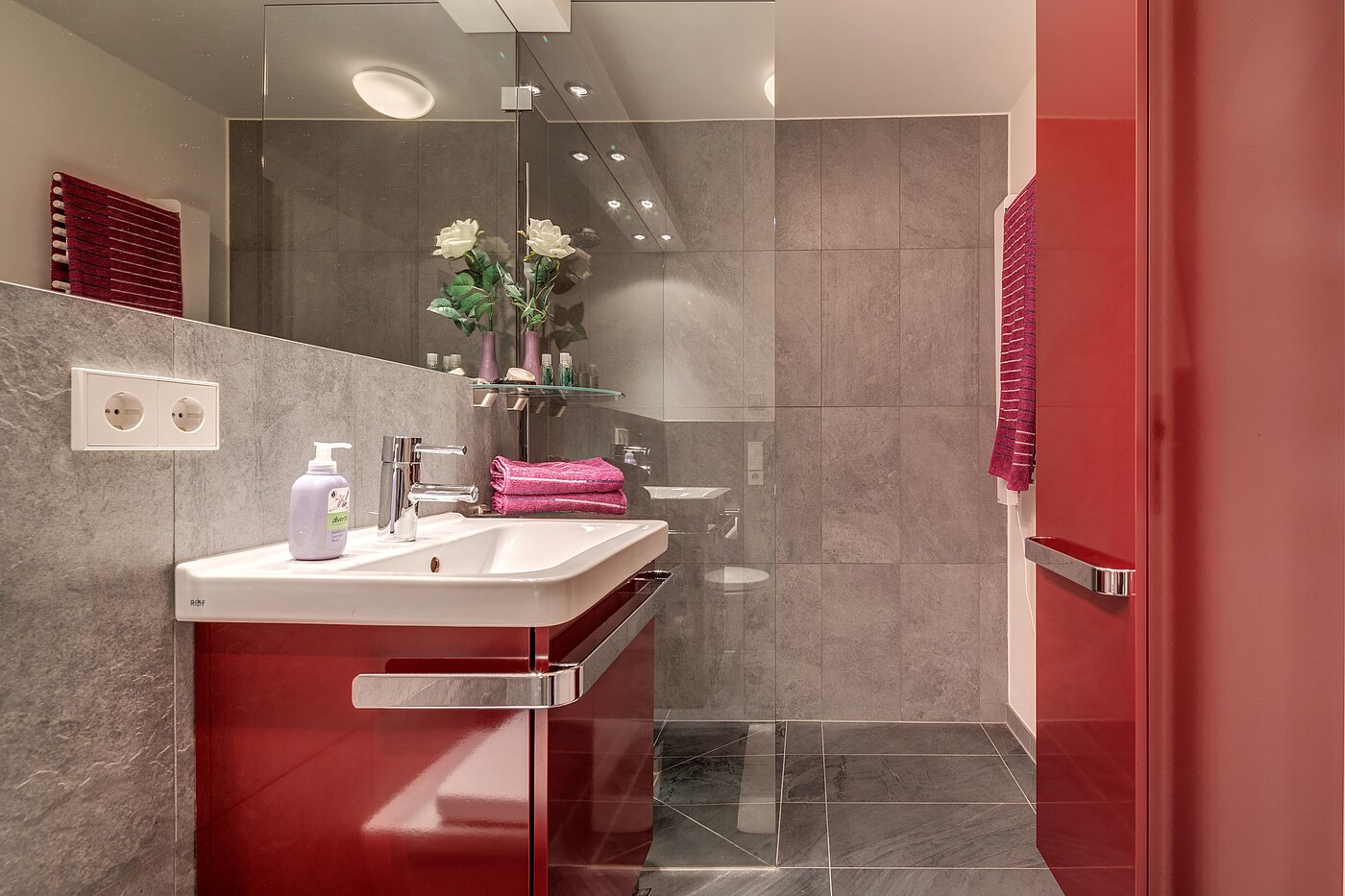 Flad med 2 Værelser | München-Pasing | 70071 | ...begehbarer Dusche