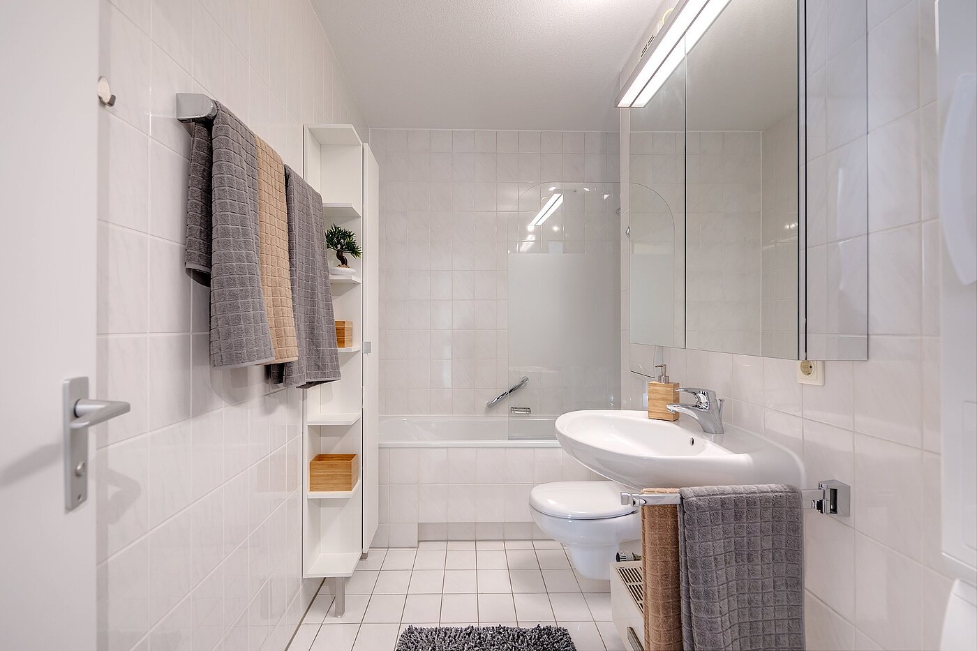 Flad med 2 Værelser | München-Oberföhring | 2007ML8 | Bad mit