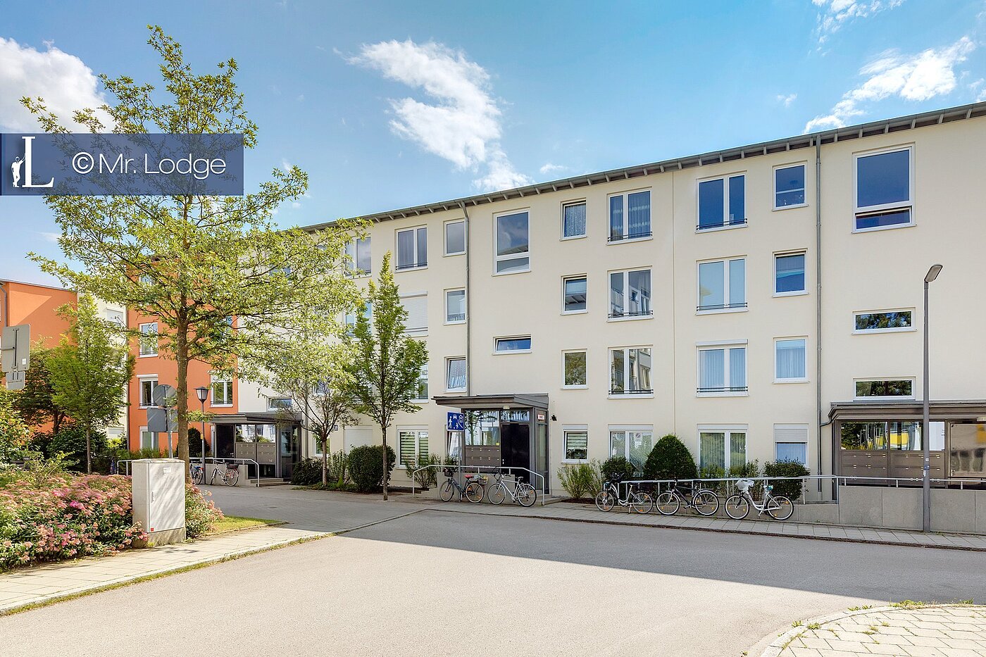 Ravna stran s spletno stranjo . 2 Sobe | München-Trudering | 1907ML1 | Sehr gepflegte Anlage