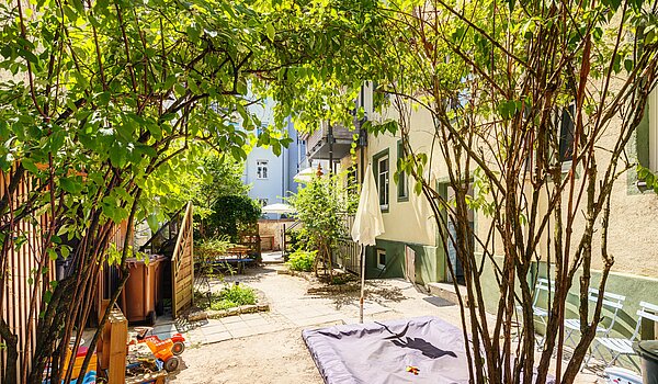 플랫 와 함께 1.5 객실 | München-Neuhausen | 70473 | Einladender Innenhof