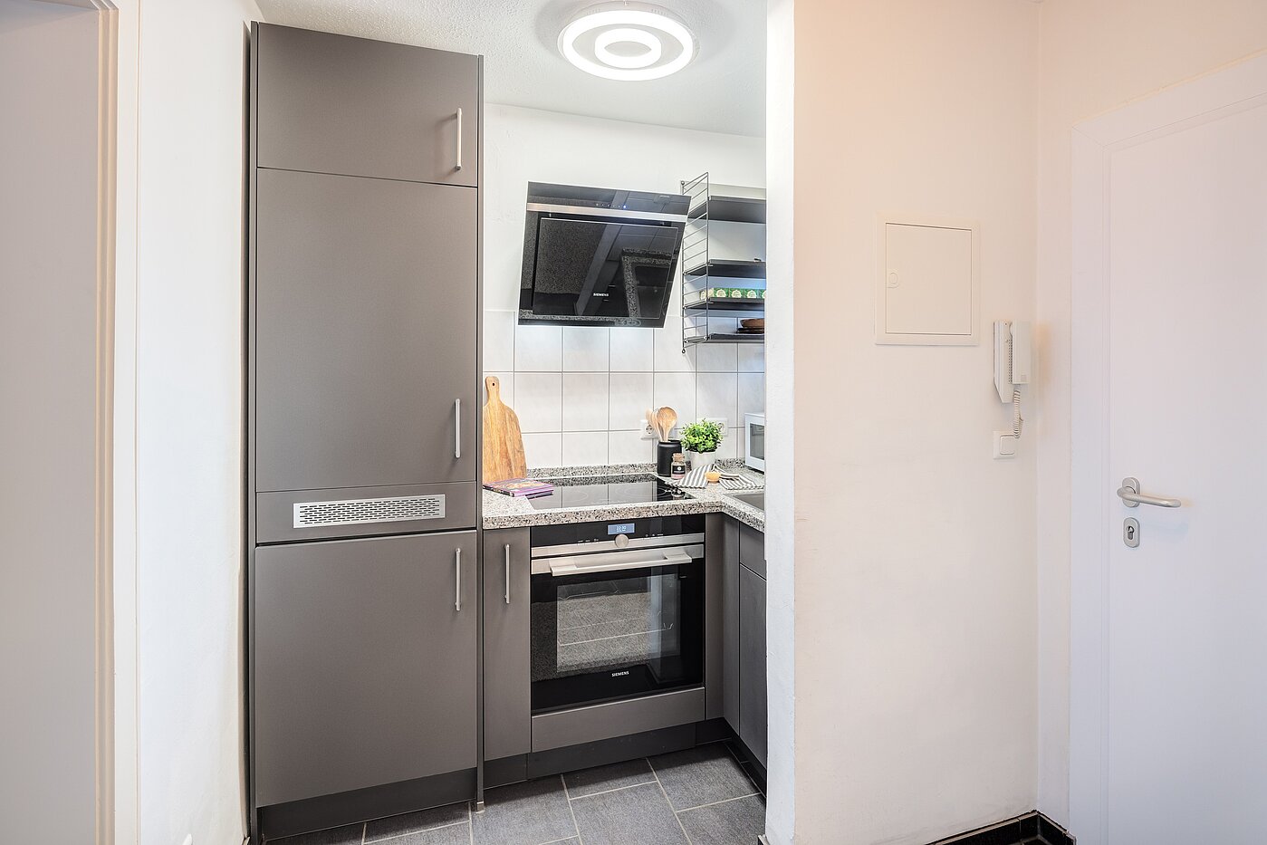Apartment med 1 Værelse | München-Schwabing | 70211 | ...integrierter Küche
