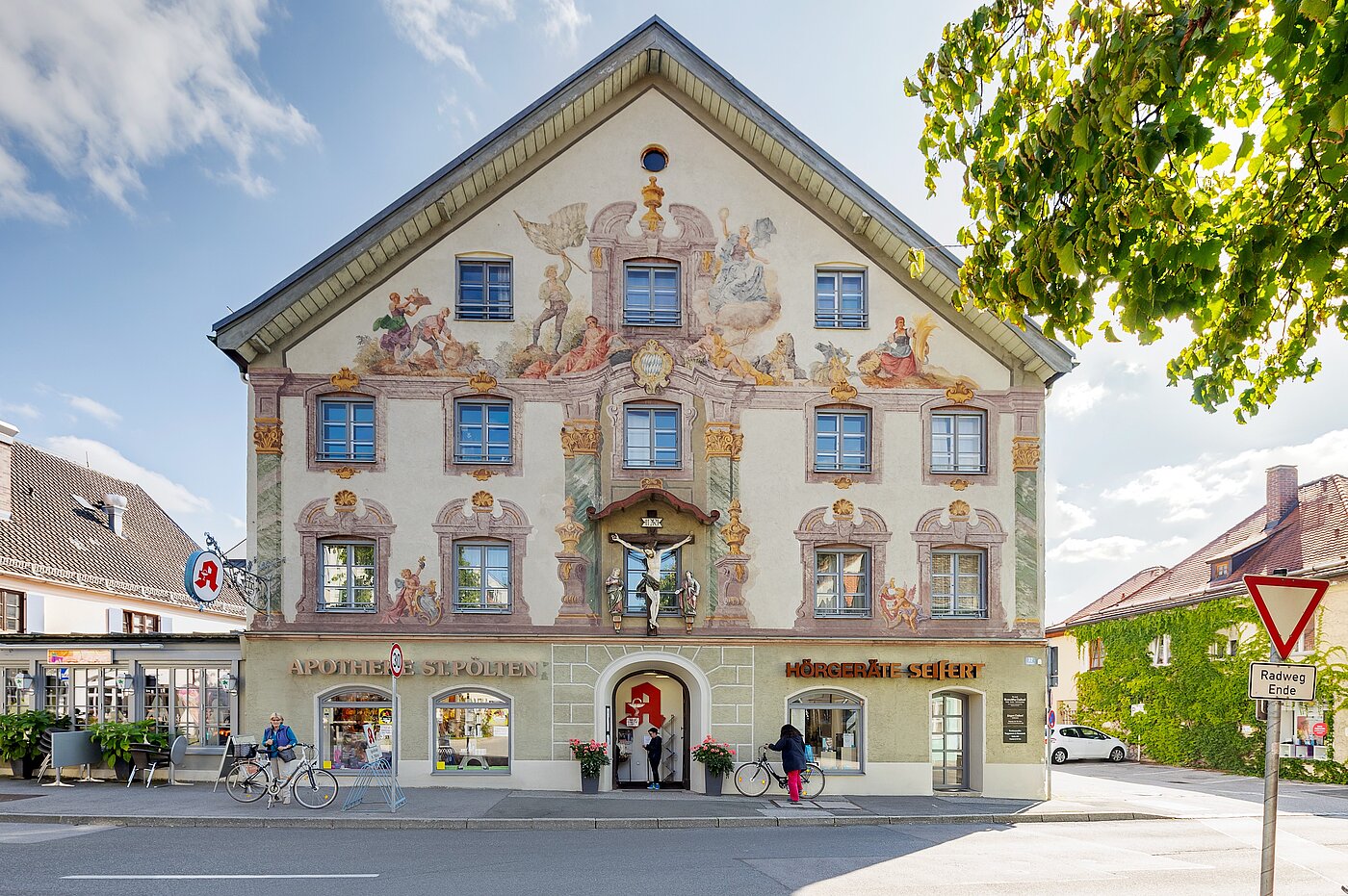 Büro s spletno stranjo . 9 Sobe | Weilheim in Oberbayern | 2108ML44 | ...mit historischen Gebäuden