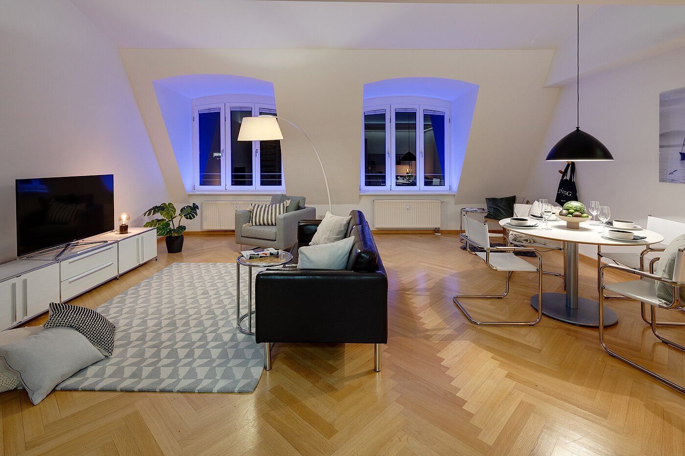 Flad med 2 Værelser | München-Schwabing | 2208ML2 | Abendstimmung