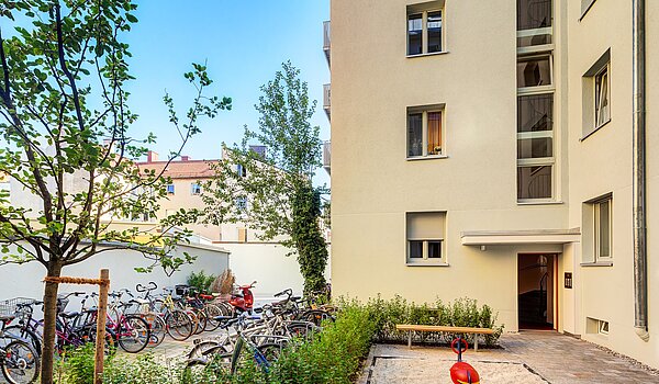 Lapos a  címen 2 Szobák | München-Maxvorstadt | 70398 | Ruhiger Innenhof