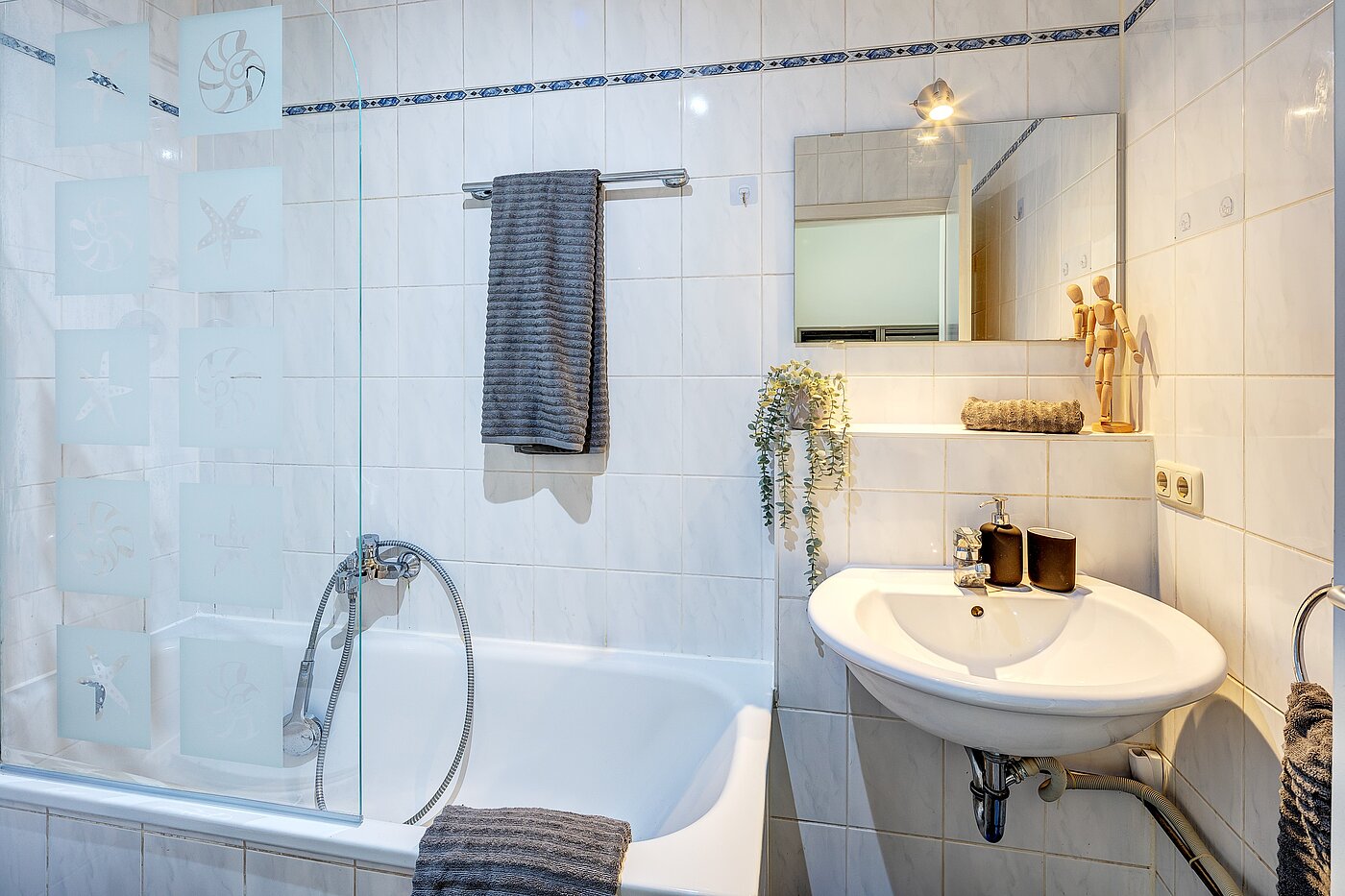 Ισόγειο διαμέρισμα με 1.5 Δωμάτια | München-Aubing | 70000 | Bad mit...