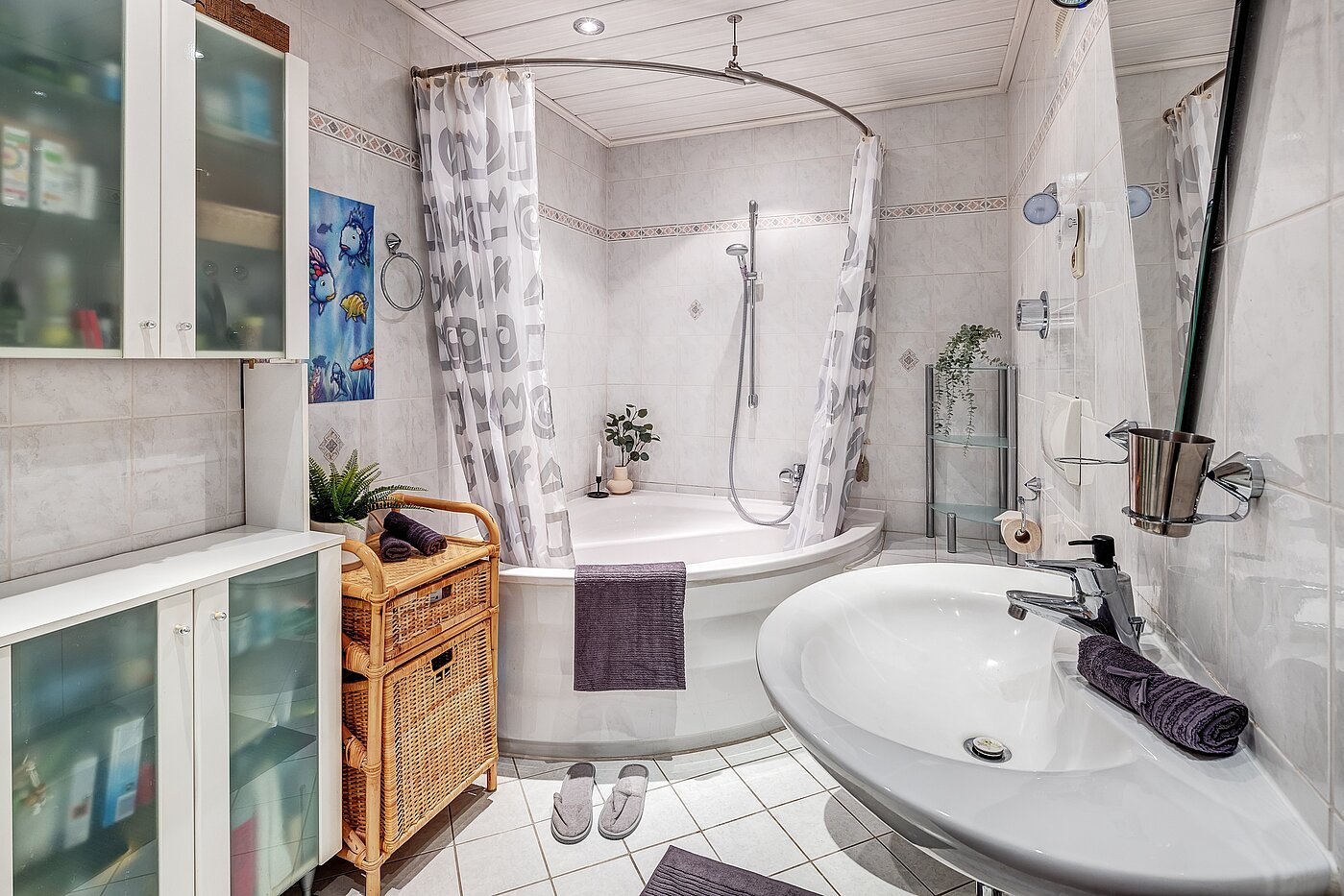 Ploché s 2 Pokoje | Germering | 70029 | Bad mit Eckbadewanne