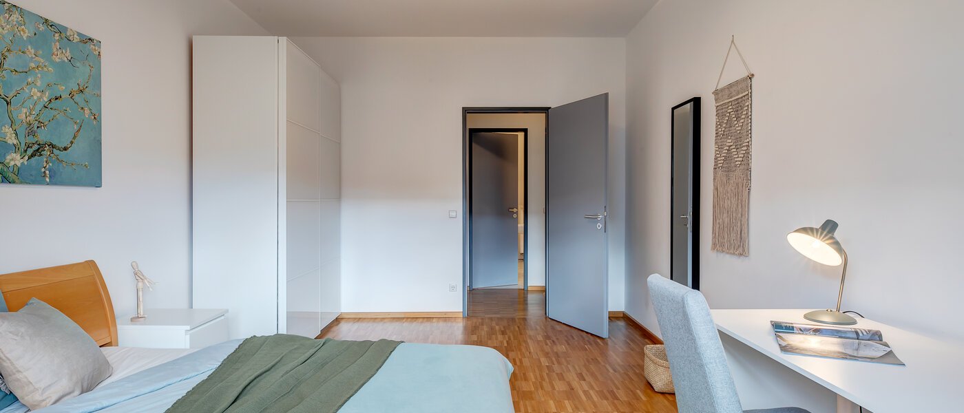 Апартамент с покривна тераса München Maxvorstadt - Museumsviertel 04 Първа спалня 1