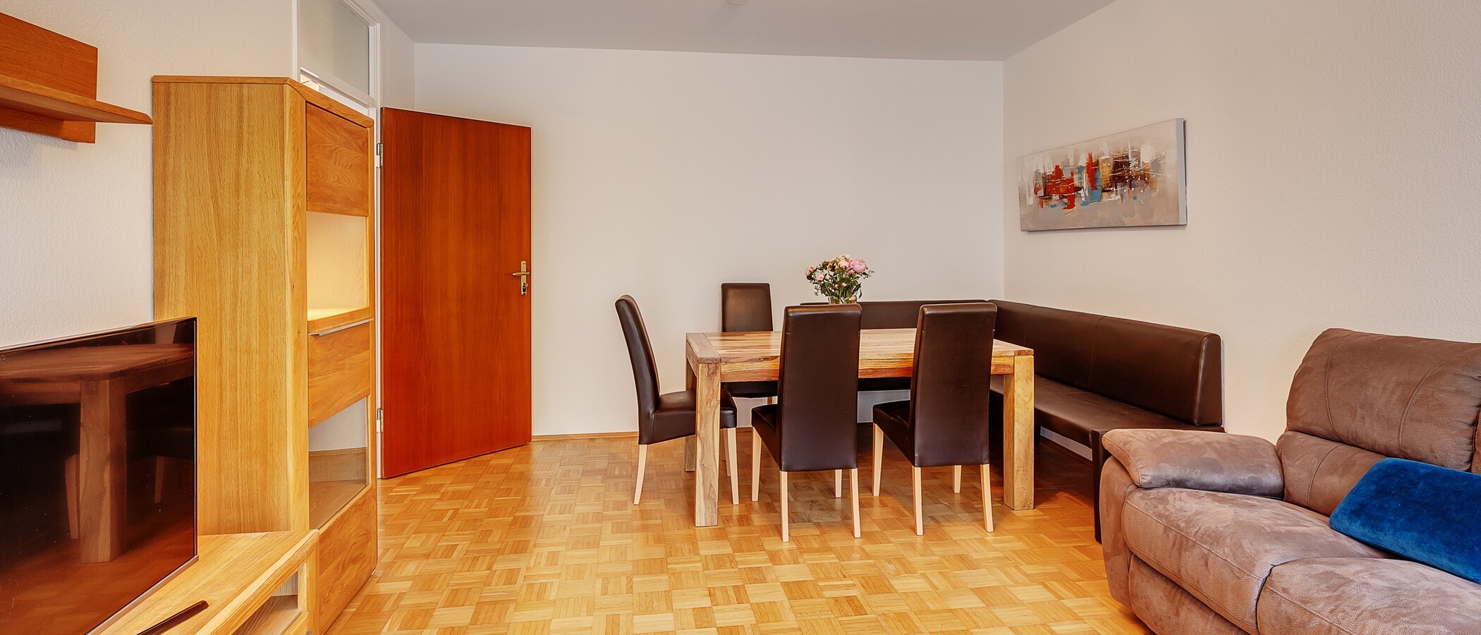 Ploché München Neuhausen 01 Obývací prostor 10004
