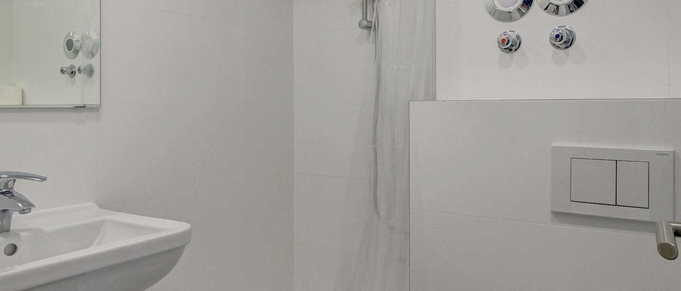 Плоский München Schwabing-Nord (zw. Leopoldstraße & Englischen Garten) 03 Ванна кімната 10010