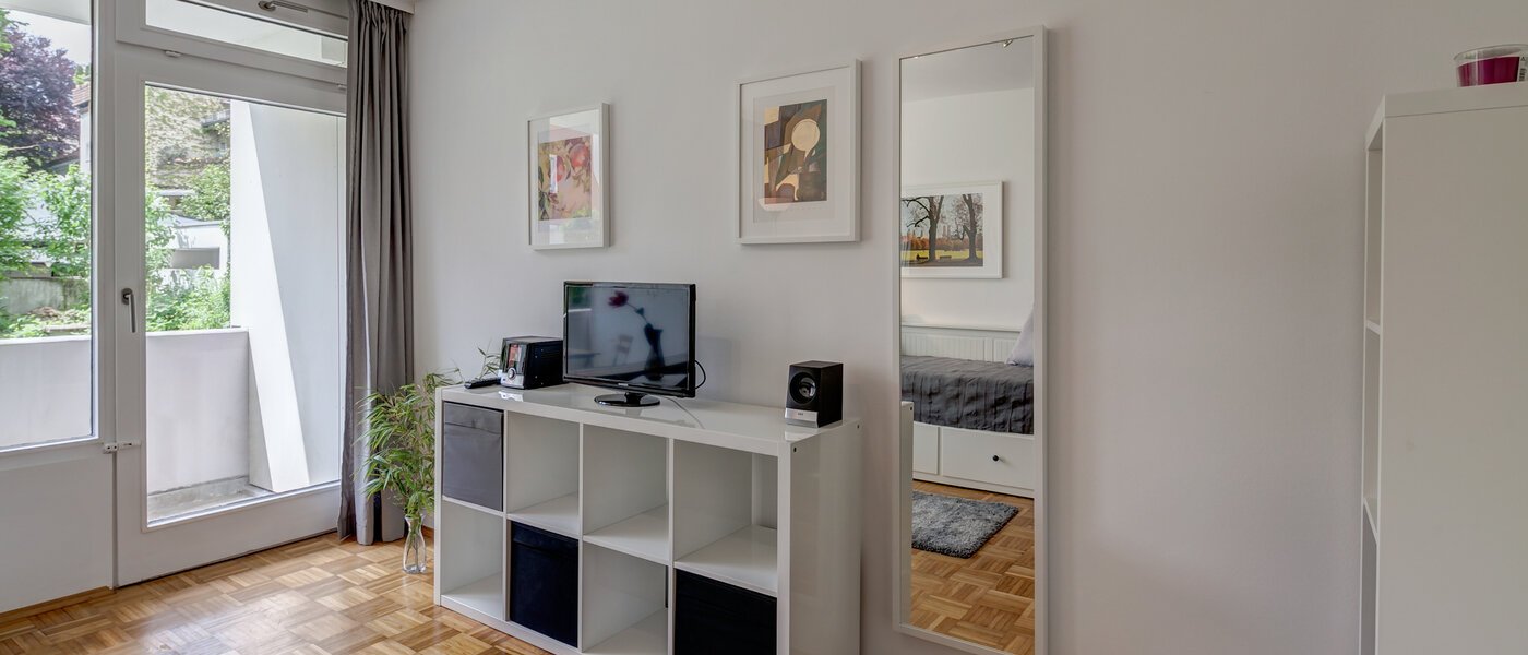 Плоский München Schwabing-Nord (zw. Leopoldstraße & Englischen Garten) 02 Житлова зона 10010