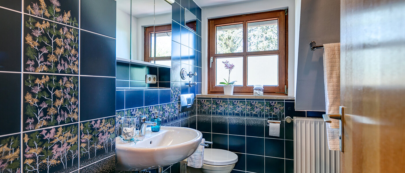 Vindsvåning München Obermenzing 01 Badrum 10079