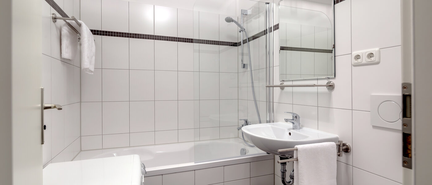 Lapos München Obersendling 01 Fürdőszoba 10120