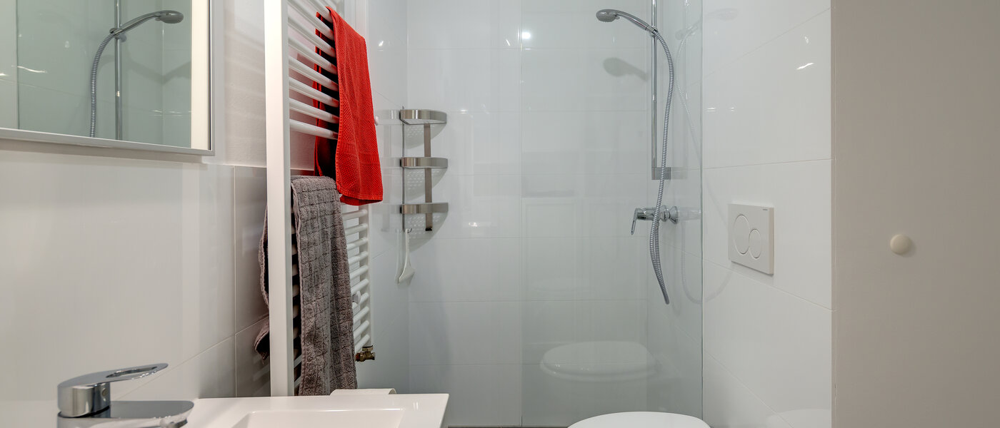 Ravna stran München Maxvorstadt - Universitätsviertel 02 Kopalnica 10155