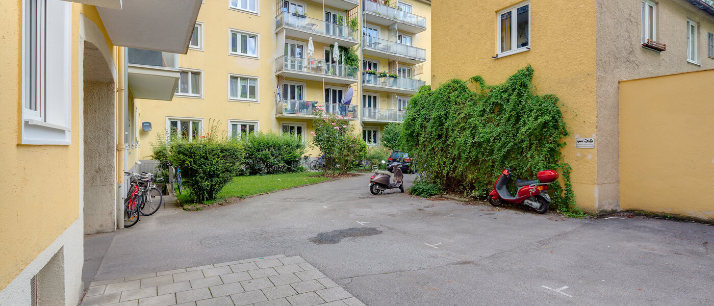 Ravna stran München Maxvorstadt - Universitätsviertel 01 Notranje dvorišče 10155