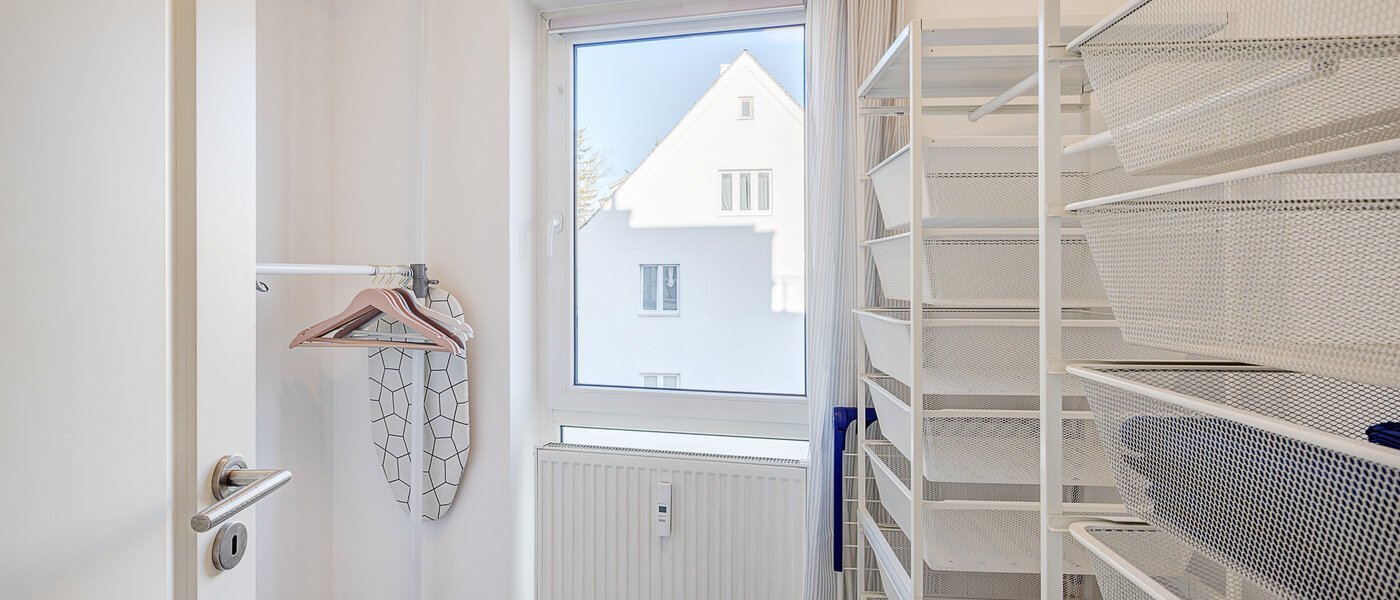 Ravna stran München Ramersdorf 01 Garderoba 10174