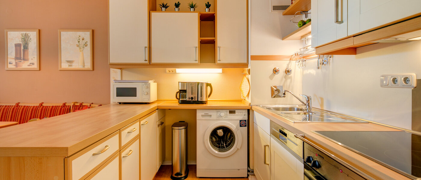 Ravna stran München Untergiesing 01 Kuhinja 10228