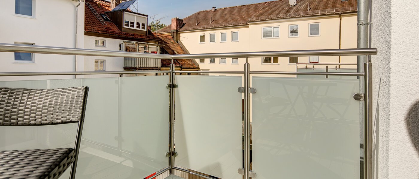 Ravna stran München Moosach 03 Balkon 10242