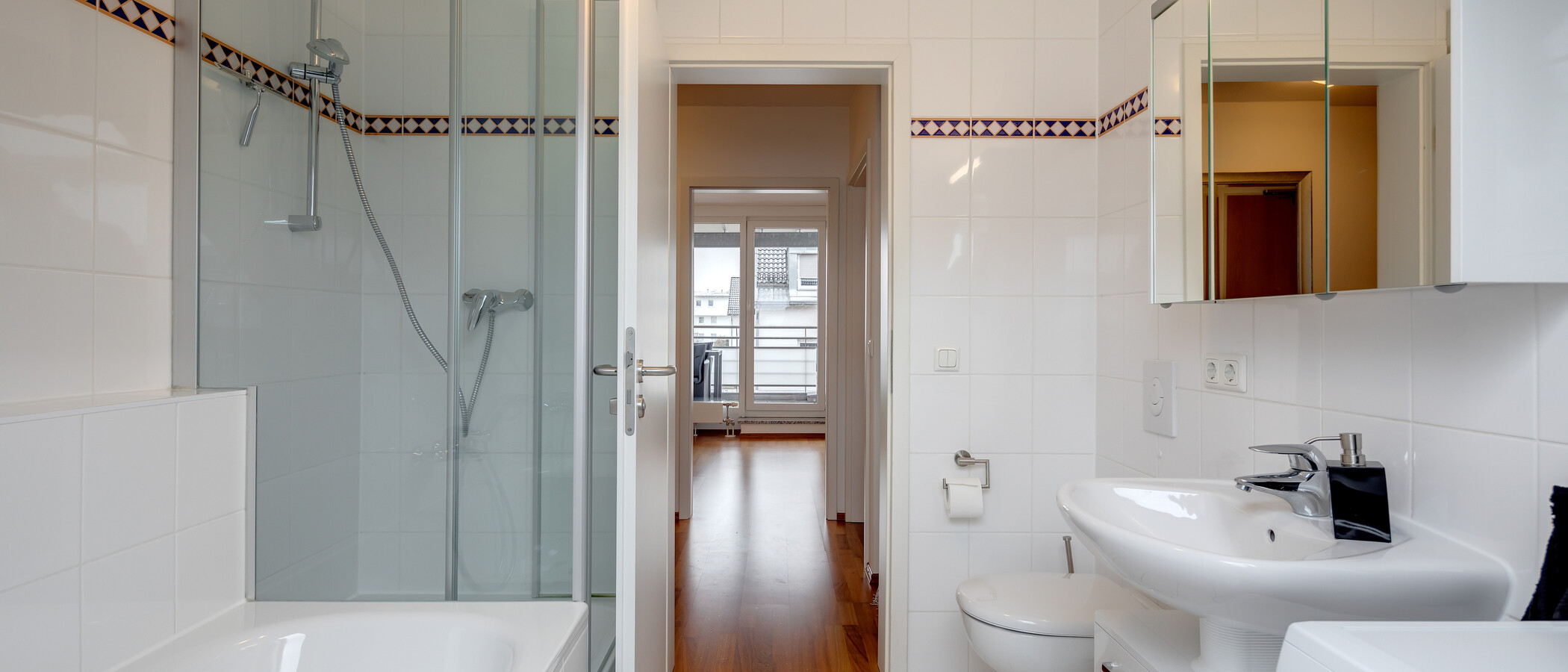 Tetőtéri lakás München Trudering 03 Fürdőszoba 10283