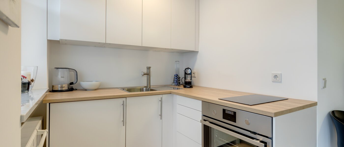 Ravna stran München Nymphenburg 01 Kuhinja 10315