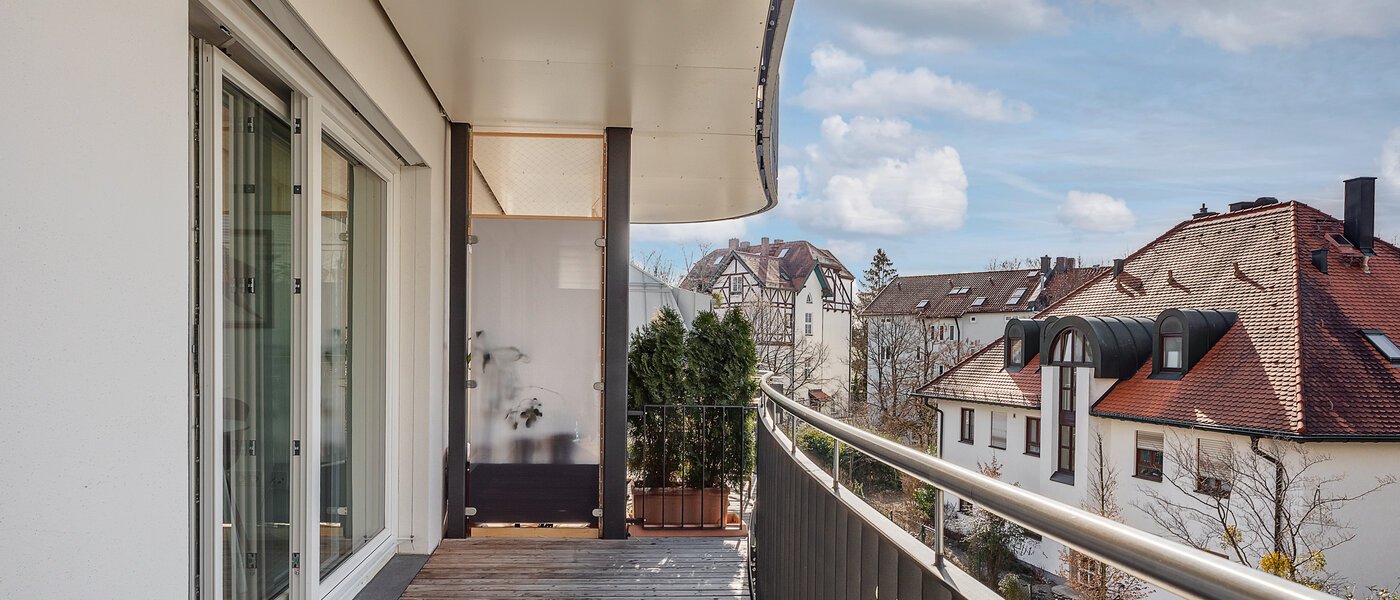 Ravna stran München Nymphenburg 03 Balkon 10315