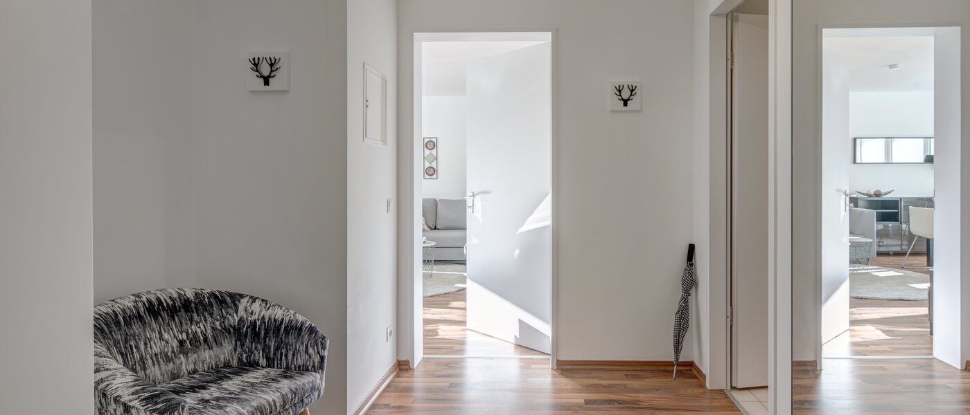 Ploché München Oberföhring 01 Chodba/chodba 10330