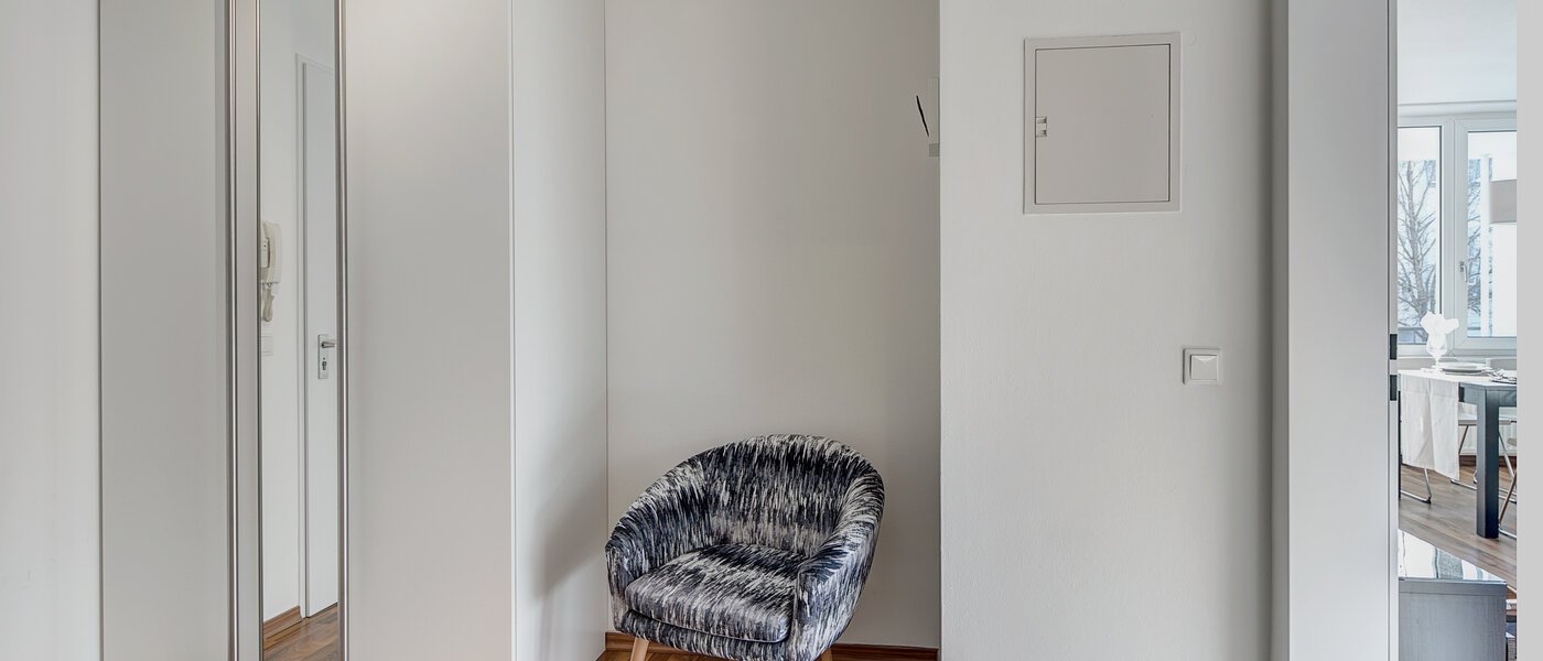 Ploché München Oberföhring 02 Chodba/chodba 10330