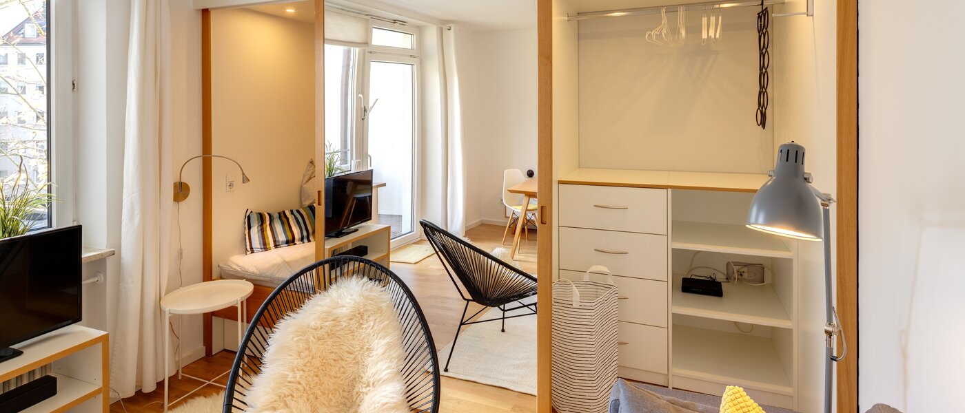 Ravna stran München Schwabing-West (rund um den Hohenzollernplatz) 03 Dnevni prostor 10458