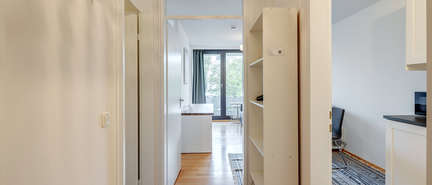 Ravna stran München Nymphenburg 02 Koridor/hodnik 10522