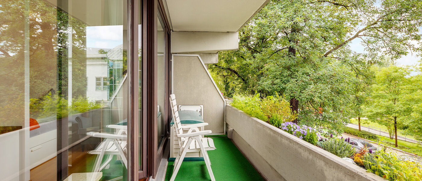 Ravna stran München Nymphenburg 01 Balkon 10522