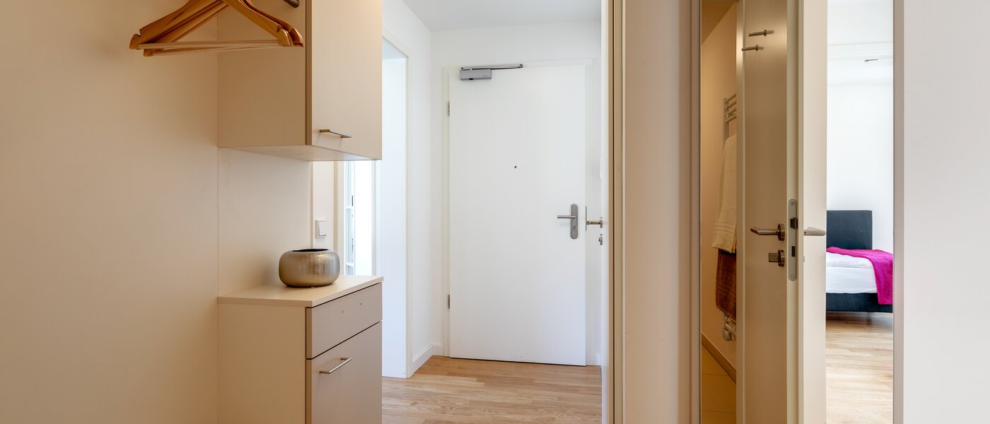 Ploché München Am Hart 02 Chodba/chodba 10529