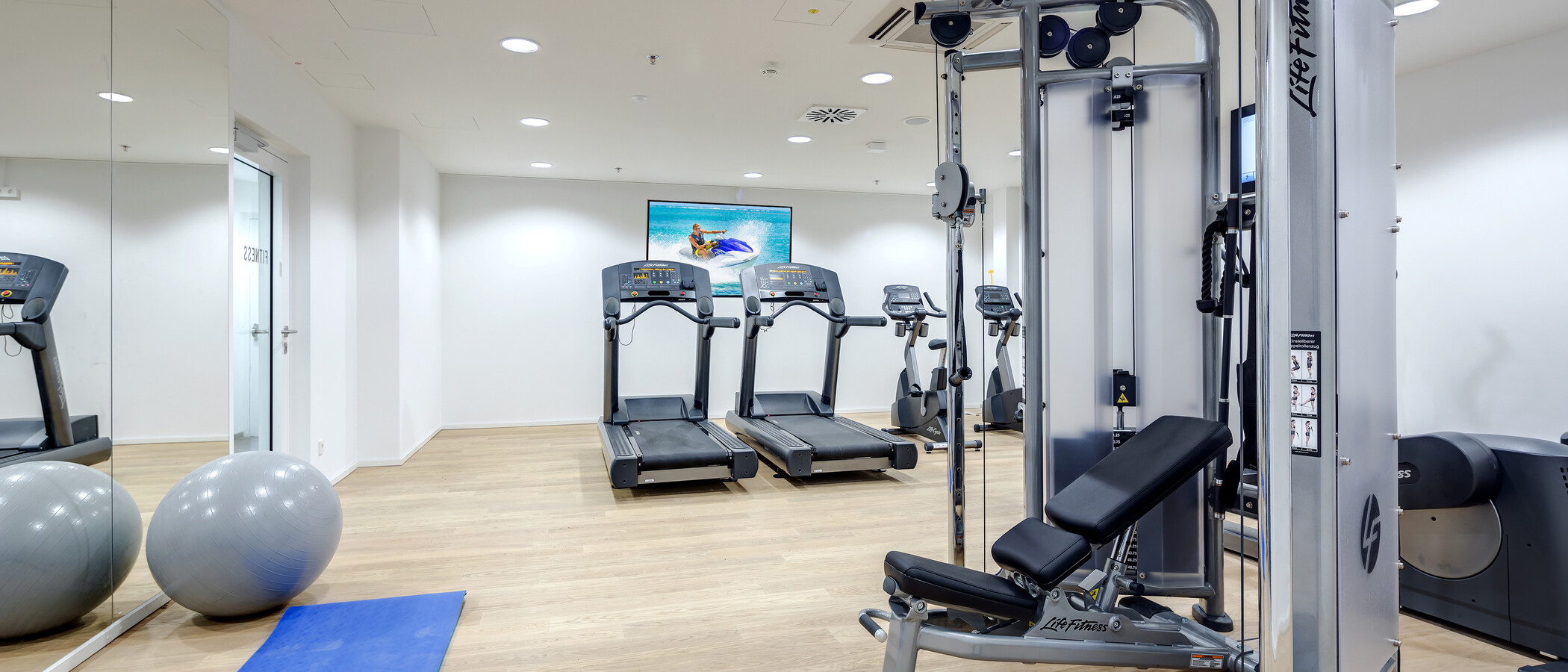 Ploché München Nymphenburg 02 Fitness 10602