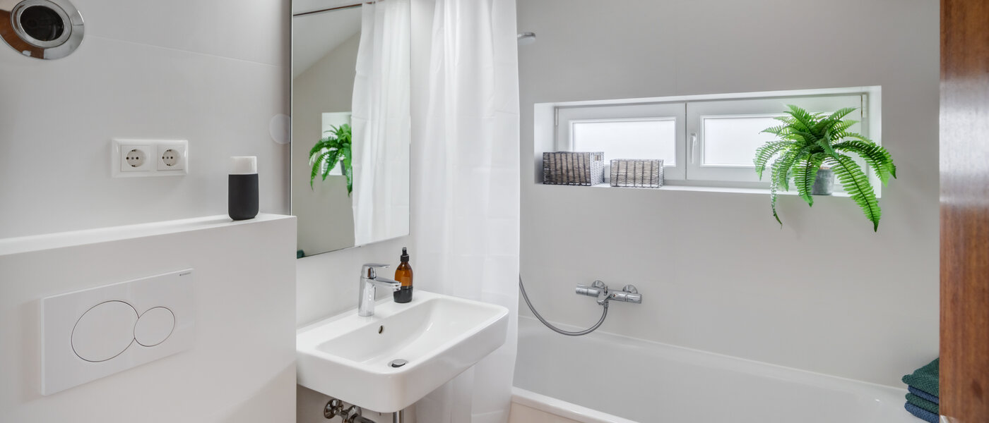 Podkrovní byt München Trudering 01 Koupelna 10634