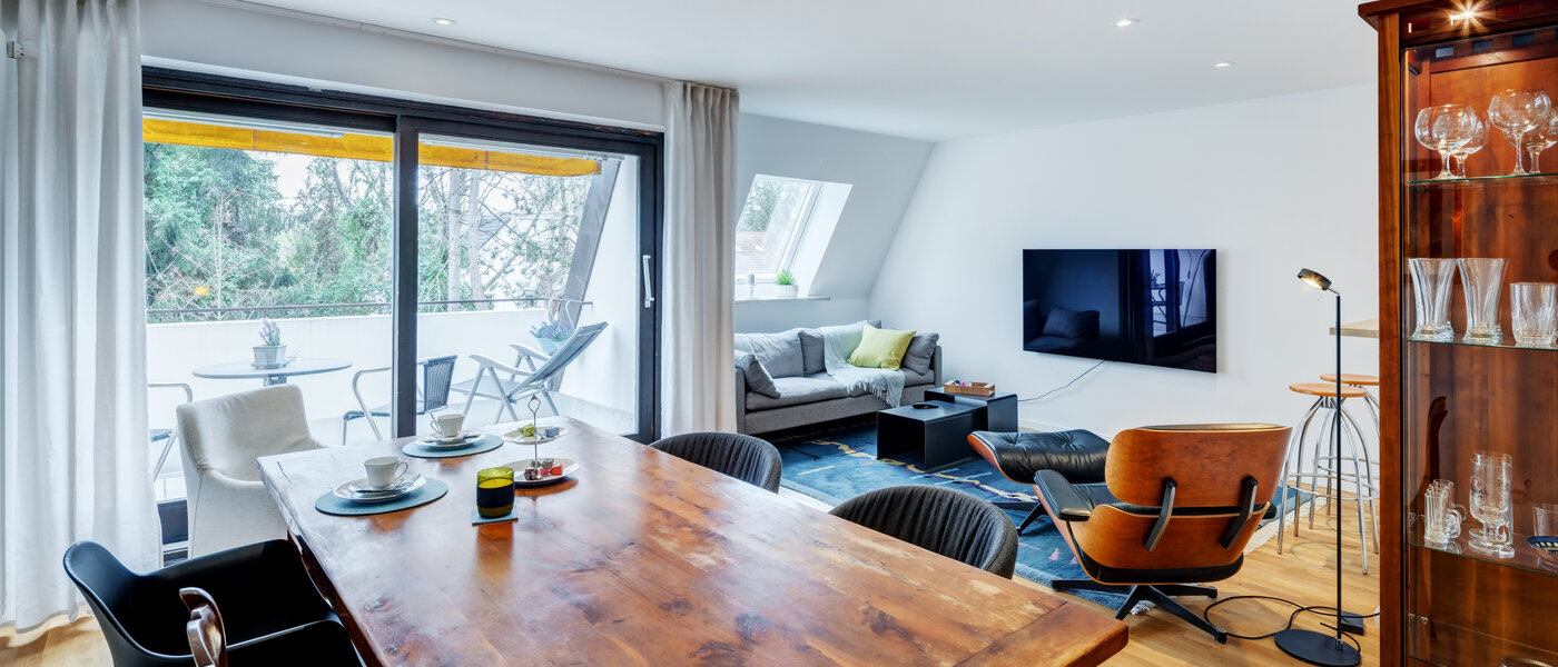 Podkrovní byt München Trudering 01 Obývací prostor 10634