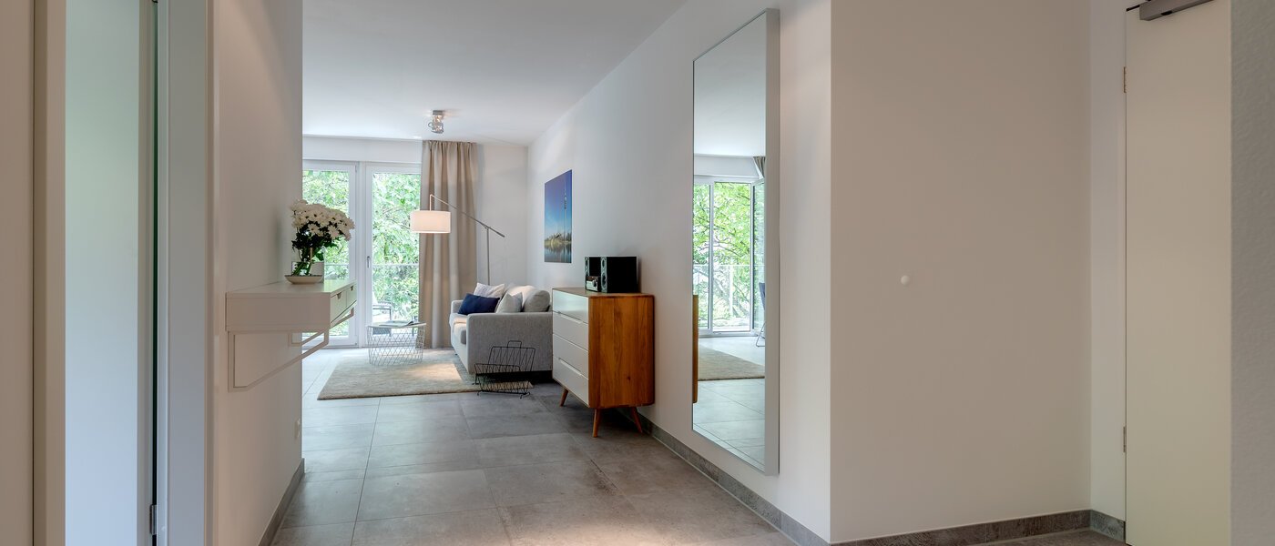 Ploché München Bogenhausen 01 Chodba/chodba 10643