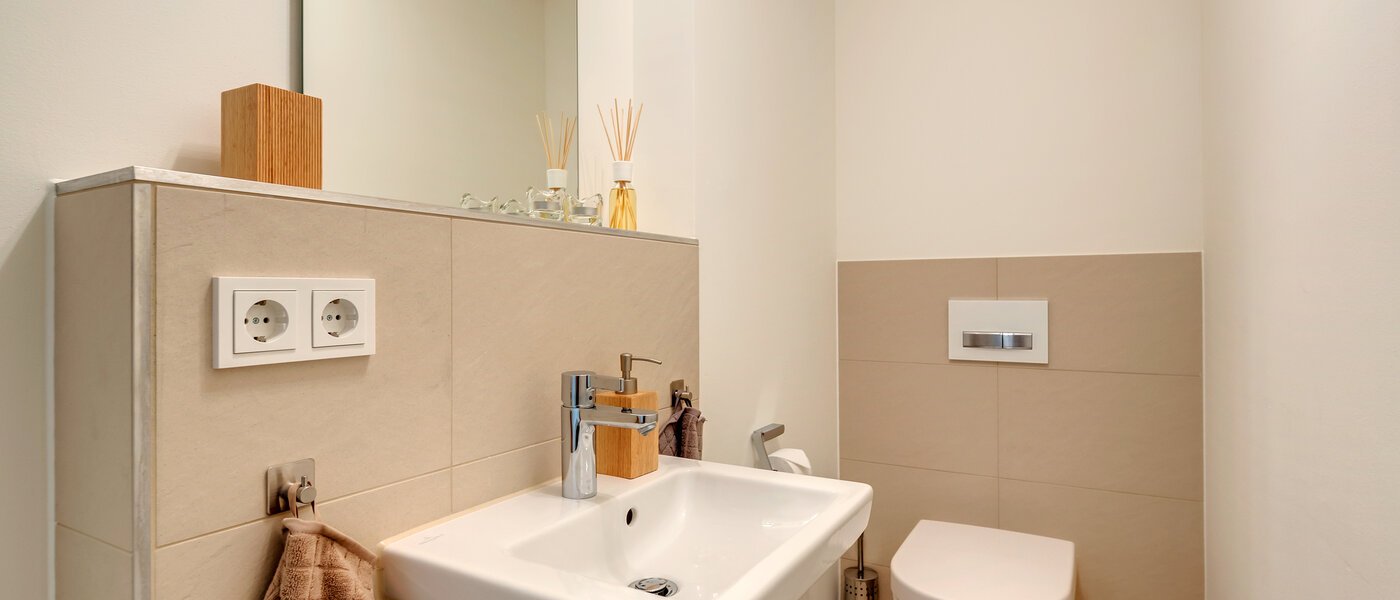 Hus München Schwabing 01 Gæstetoilet 10644