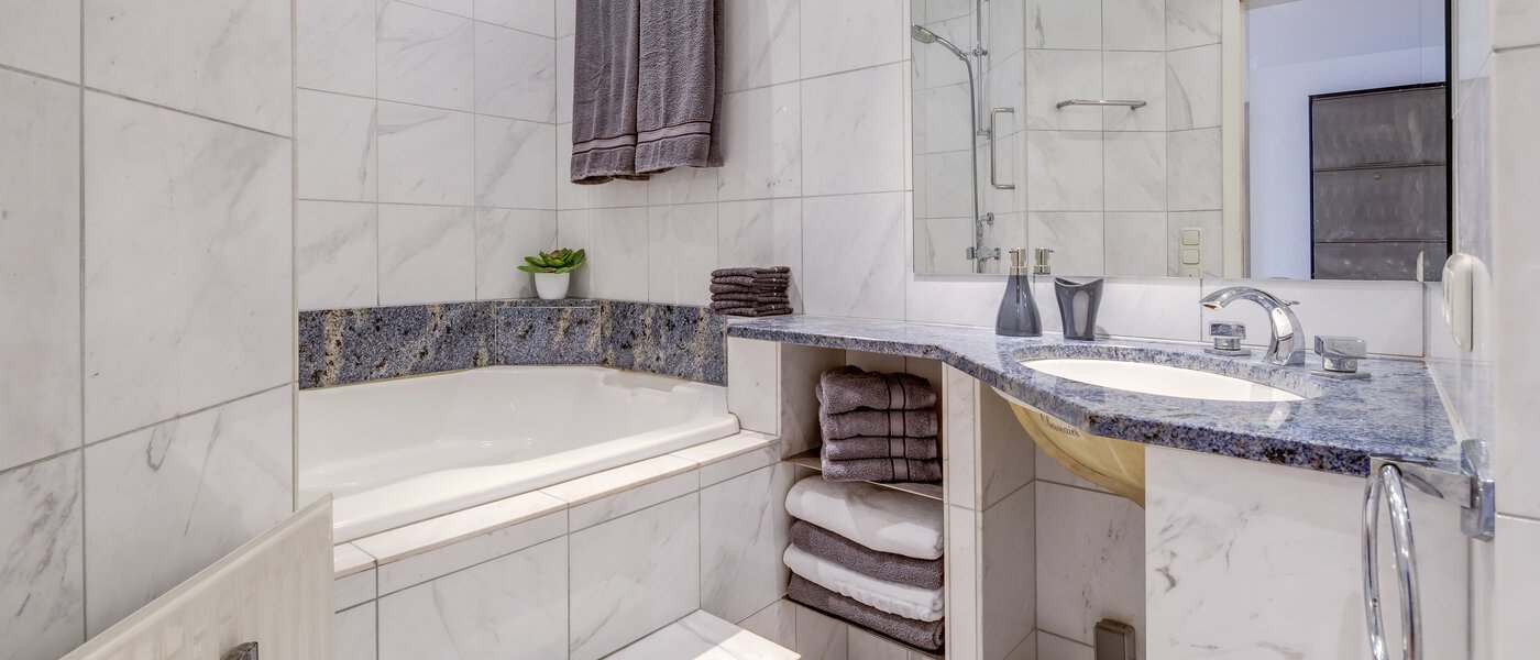 Mieszkanie na poddaszu München Denning 01 Łazienka 10809