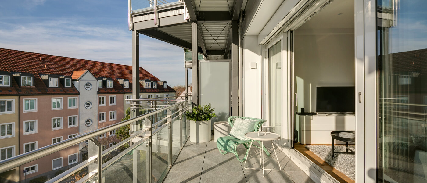 Ravna stran München Schwabing-West (rund um den Hohenzollernplatz) 01 Balkon 10823