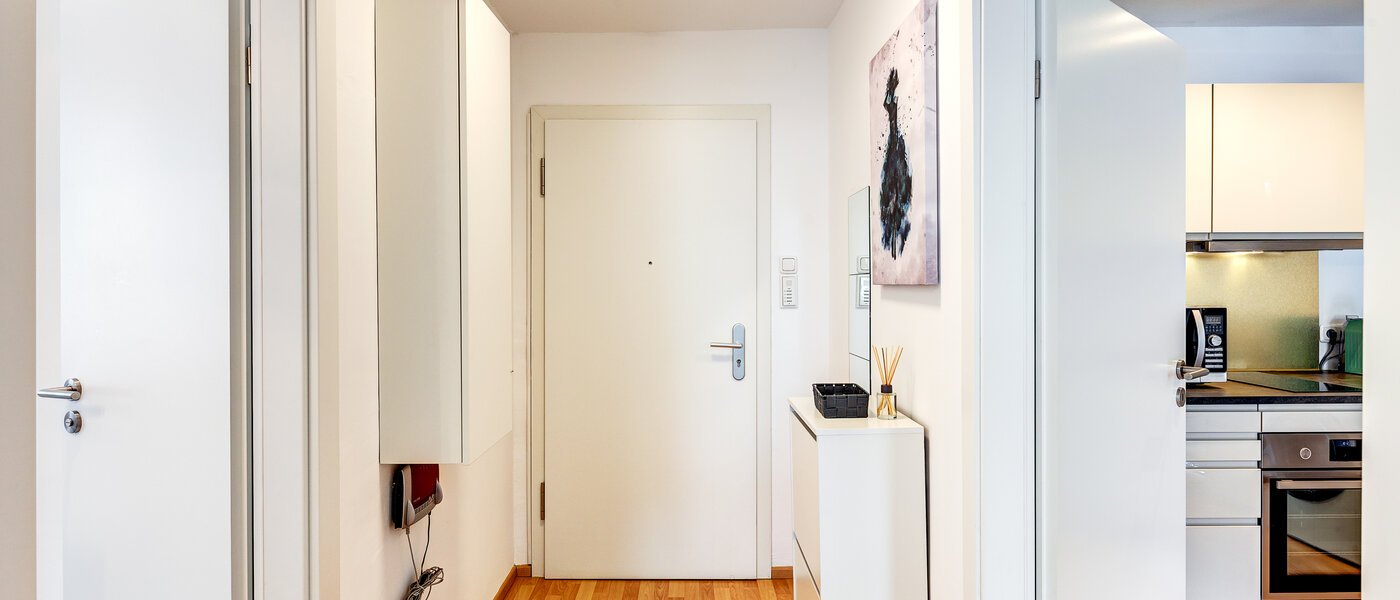 Плоский München Schwabing-West (rund um den Hohenzollernplatz) 02 Коридор/передпокій 10889