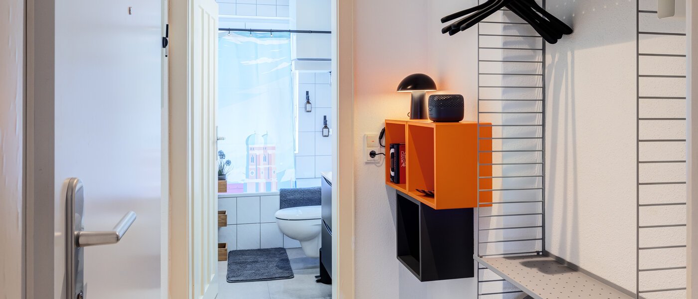 Ravna stran München Schwabing-West (rund um den Hohenzollernplatz) 01 Koridor/hodnik 10929