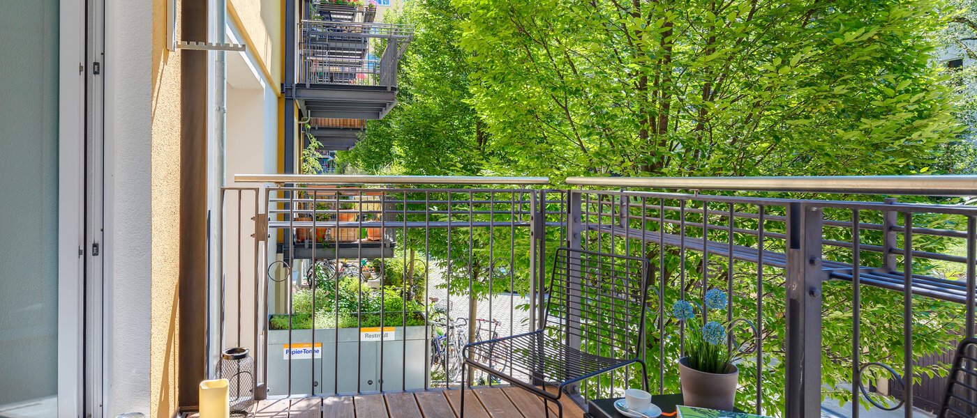 Ravna stran München Schwabing-West (rund um den Hohenzollernplatz) 02 Balkon 10929