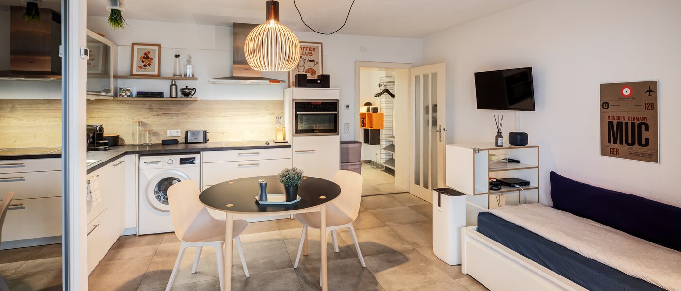 Ravna stran München Schwabing-West (rund um den Hohenzollernplatz) 04 Dnevni prostor 10929